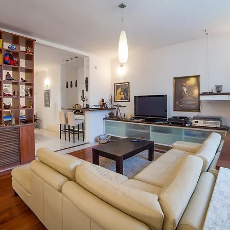 Apartment Style *